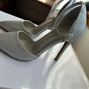 Dream Pairs Glittering Silver Heels
